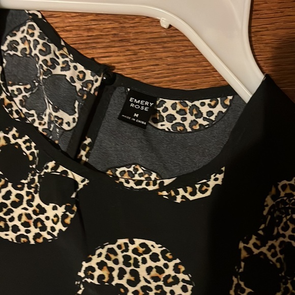 Skull top - Picture 2 of 2